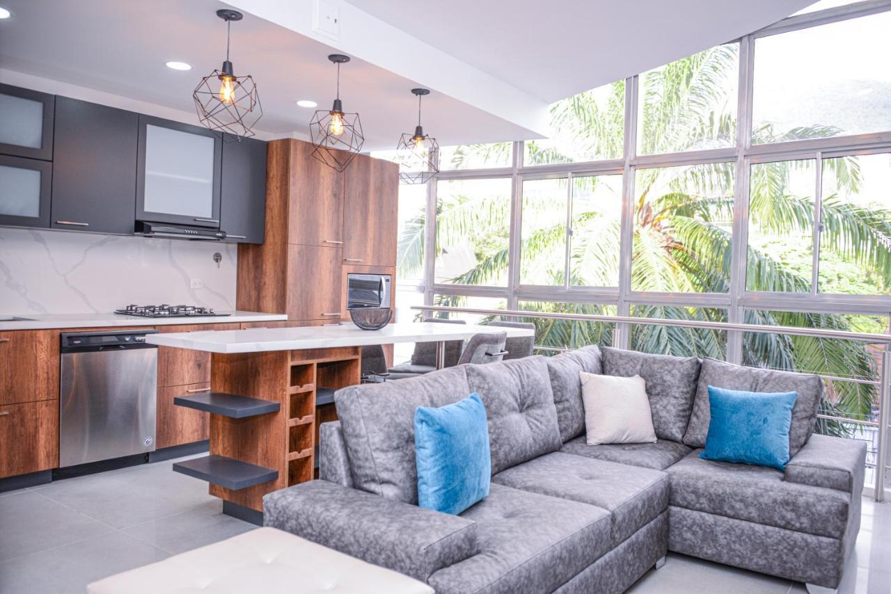 Apartamento Lleras Ac Hot Tub 메딜린 외부 사진