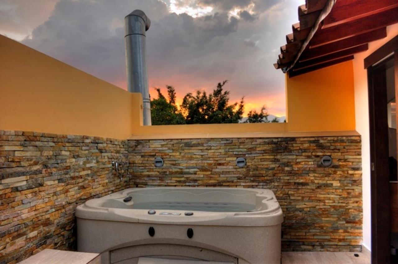 Apartamento Lleras Ac Hot Tub 메딜린 외부 사진